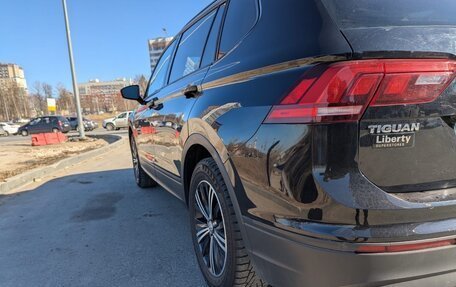 Volkswagen Tiguan II, 2020 год, 2 750 000 рублей, 2 фотография