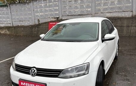 Volkswagen Jetta VI, 2013 год, 1 200 000 рублей, 1 фотография