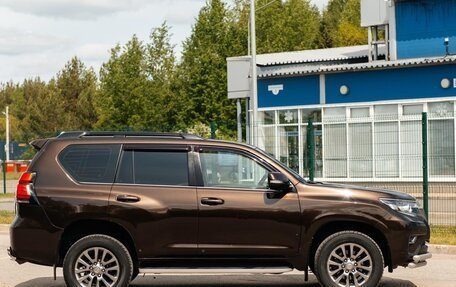 Toyota Land Cruiser Prado 150 рестайлинг 2, 2018 год, 3 600 000 рублей, 2 фотография
