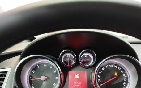 Opel Astra J, 2013 год, 890 000 рублей, 13 фотография