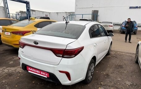 KIA Rio IV, 2021 год, 850 000 рублей, 2 фотография