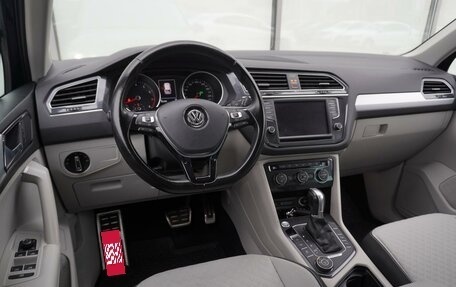 Volkswagen Tiguan II, 2017 год, 2 105 000 рублей, 10 фотография