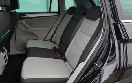 Volkswagen Tiguan II, 2017 год, 2 105 000 рублей, 13 фотография