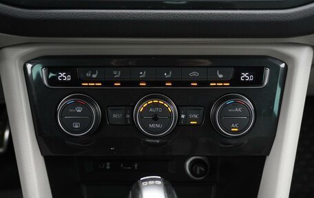 Volkswagen Tiguan II, 2017 год, 2 105 000 рублей, 29 фотография