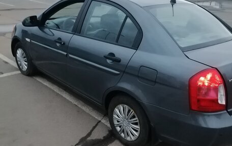 Hyundai Verna II, 2006 год, 249 000 рублей, 2 фотография