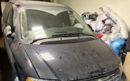 Chrysler Town & Country IV, 2004 год, 330 000 рублей, 3 фотография