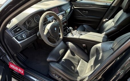 BMW 5 серия, 2010 год, 1 800 000 рублей, 13 фотография