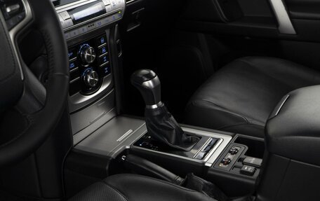 Toyota Land Cruiser Prado 150 рестайлинг 2, 2018 год, 5 485 097 рублей, 14 фотография