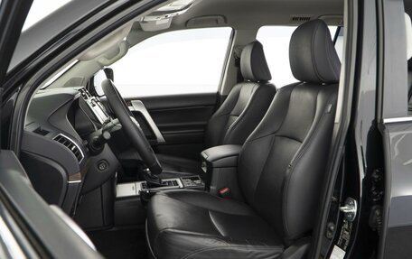 Toyota Land Cruiser Prado 150 рестайлинг 2, 2018 год, 5 485 097 рублей, 11 фотография