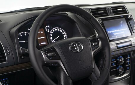 Toyota Land Cruiser Prado 150 рестайлинг 2, 2018 год, 5 485 097 рублей, 13 фотография