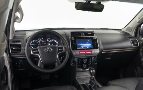 Toyota Land Cruiser Prado 150 рестайлинг 2, 2018 год, 5 485 097 рублей, 7 фотография