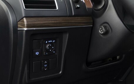 Toyota Land Cruiser Prado 150 рестайлинг 2, 2018 год, 5 485 097 рублей, 18 фотография