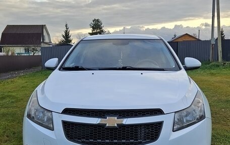 Chevrolet Cruze II, 2010 год, 550 000 рублей, 8 фотография