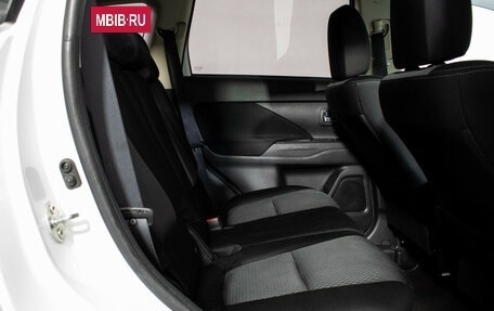 Mitsubishi Outlander III рестайлинг 3, 2017 год, 2 050 000 рублей, 9 фотография