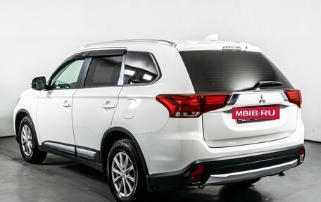 Mitsubishi Outlander III рестайлинг 3, 2017 год, 2 050 000 рублей, 7 фотография