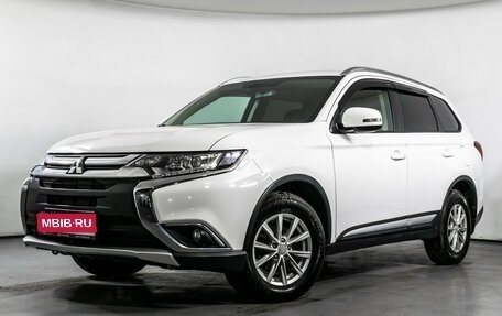 Mitsubishi Outlander III рестайлинг 3, 2017 год, 2 050 000 рублей, 1 фотография