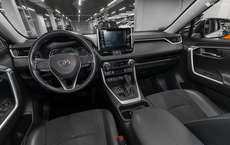 Toyota RAV4, 2021 год, 3 540 000 рублей, 7 фотография