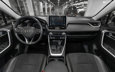 Toyota RAV4, 2021 год, 3 540 000 рублей, 8 фотография