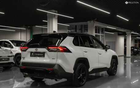Toyota RAV4, 2021 год, 3 540 000 рублей, 5 фотография