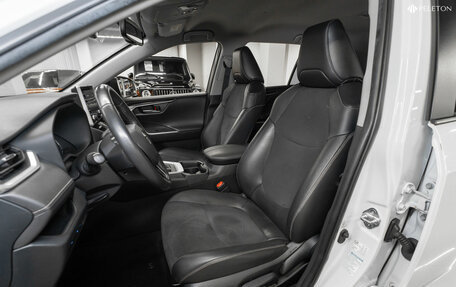 Toyota RAV4, 2021 год, 3 540 000 рублей, 9 фотография