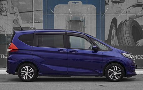 Honda Freed II, 2019 год, 1 799 000 рублей, 5 фотография
