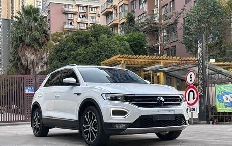 Volkswagen T-Roc I, 2022 год, 1 500 000 рублей, 1 фотография