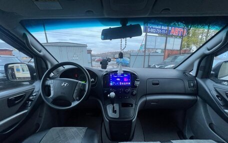 Hyundai Grand Starex Grand Starex I рестайлинг 2, 2010 год, 1 200 000 рублей, 16 фотография