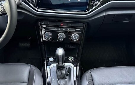 Volkswagen T-Roc I, 2022 год, 1 500 000 рублей, 12 фотография