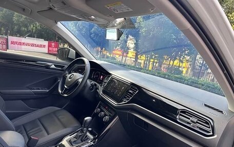 Volkswagen T-Roc I, 2022 год, 1 500 000 рублей, 14 фотография