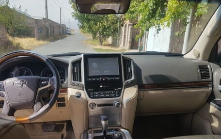 Toyota Land Cruiser 200, 2018 год, 7 200 000 рублей, 9 фотография