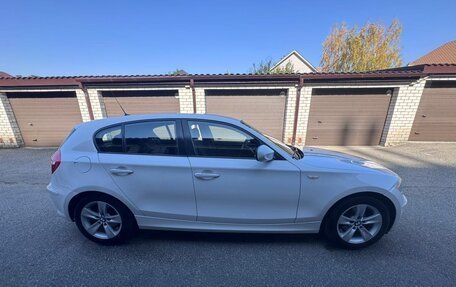 BMW 1 серия, 2011 год, 1 020 000 рублей, 1 фотография