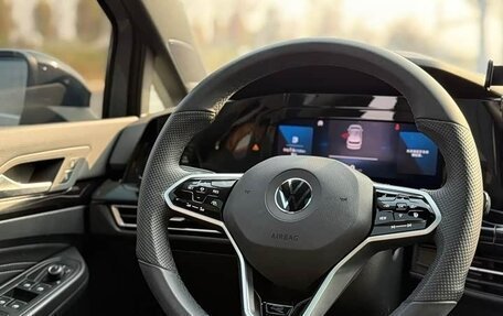 Volkswagen Golf VIII, 2022 год, 2 280 000 рублей, 14 фотография