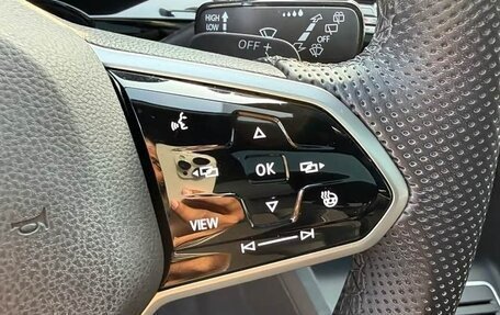 Volkswagen Golf VIII, 2022 год, 2 280 000 рублей, 17 фотография