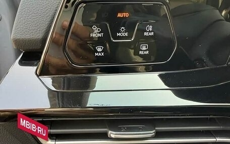 Volkswagen Golf VIII, 2022 год, 2 280 000 рублей, 13 фотография