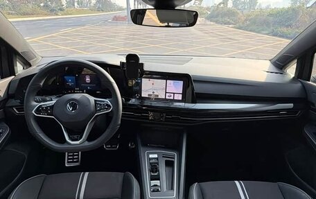 Volkswagen Golf VIII, 2022 год, 2 280 000 рублей, 26 фотография