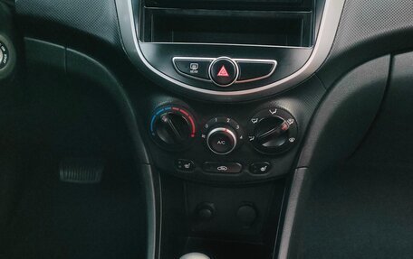 Hyundai Solaris II рестайлинг, 2015 год, 870 000 рублей, 9 фотография