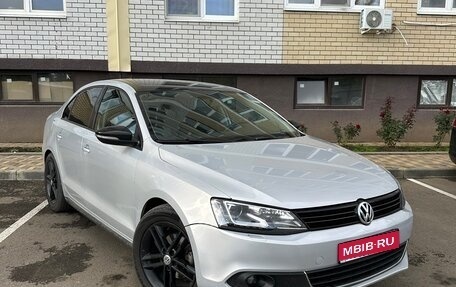 Volkswagen Jetta VI, 2012 год, 950 000 рублей, 1 фотография