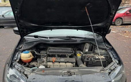 Volkswagen Polo VI (EU Market), 2012 год, 700 000 рублей, 33 фотография