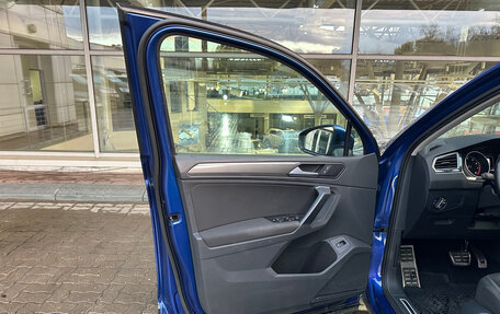 Volkswagen Tiguan II, 2018 год, 1 798 000 рублей, 10 фотография