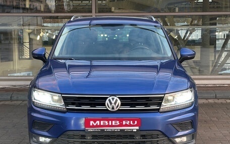 Volkswagen Tiguan II, 2018 год, 1 798 000 рублей, 2 фотография