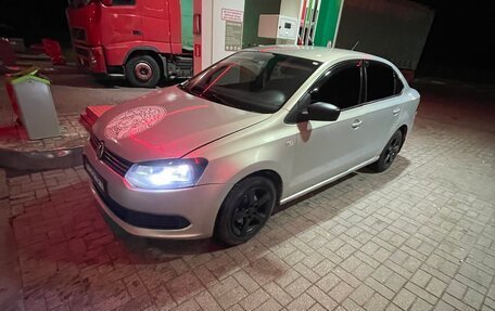 Volkswagen Polo VI (EU Market), 2011 год, 300 000 рублей, 11 фотография