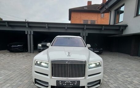 Rolls-Royce Cullinan, 2020 год, 33 000 000 рублей, 3 фотография