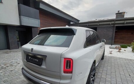 Rolls-Royce Cullinan, 2020 год, 33 000 000 рублей, 5 фотография