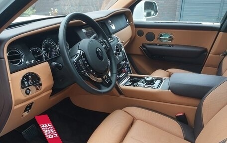 Rolls-Royce Cullinan, 2020 год, 33 000 000 рублей, 11 фотография