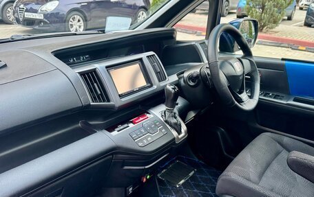 Honda Stepwgn IV, 2011 год, 1 475 000 рублей, 18 фотография