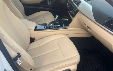 BMW 3 серия, 2018 год, 1 900 000 рублей, 12 фотография