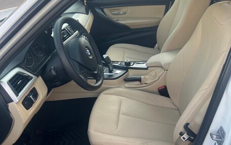 BMW 3 серия, 2018 год, 1 900 000 рублей, 11 фотография