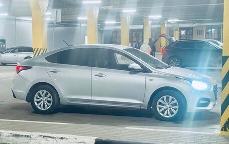 Hyundai Solaris II рестайлинг, 2017 год, 1 200 000 рублей, 4 фотография