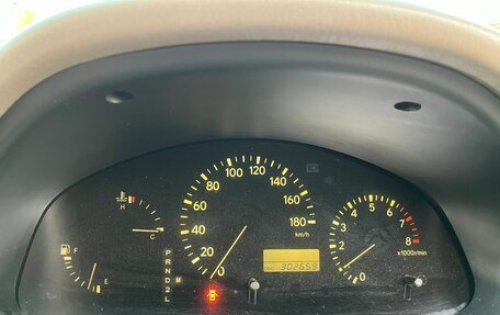 Toyota Harrier, 1999 год, 820 000 рублей, 13 фотография