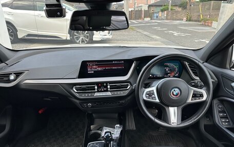 BMW 1 серия, 2021 год, 1 322 000 рублей, 13 фотография